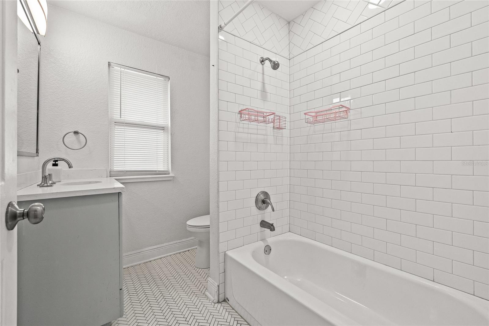 210 E CLUSTER AVE — photo 24
