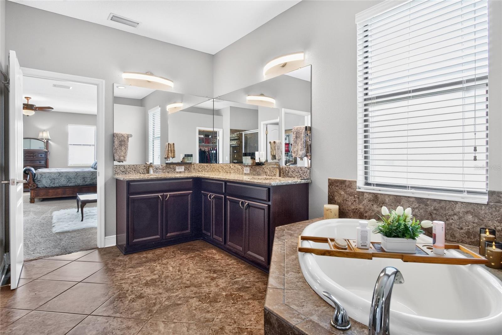 2823 COLEWOOD LN — photo 18