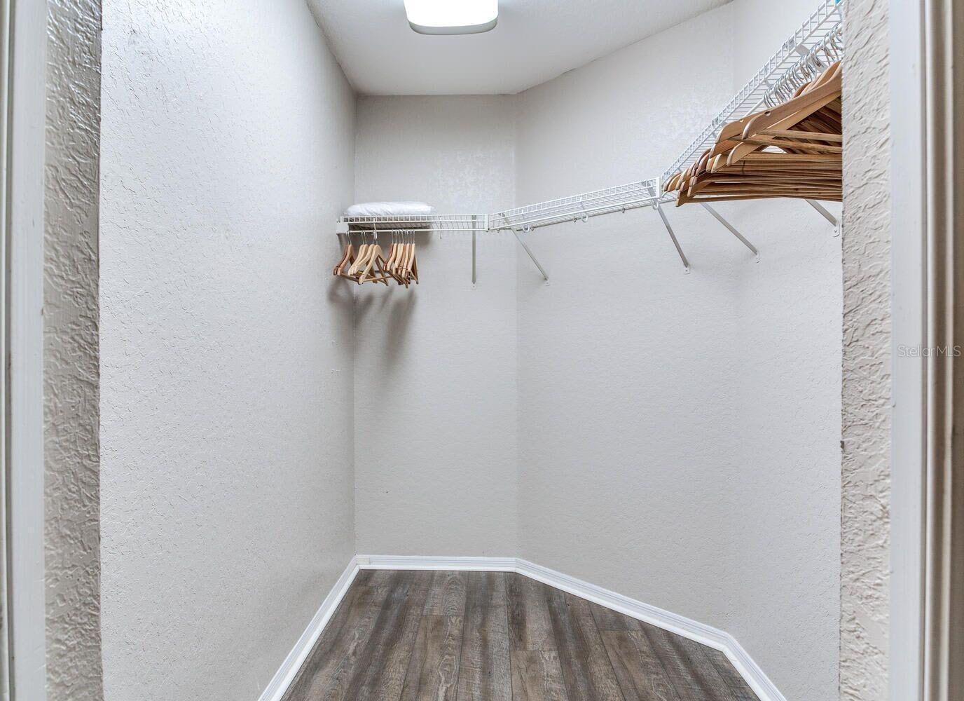 1126 VINETREE DR — photo 13