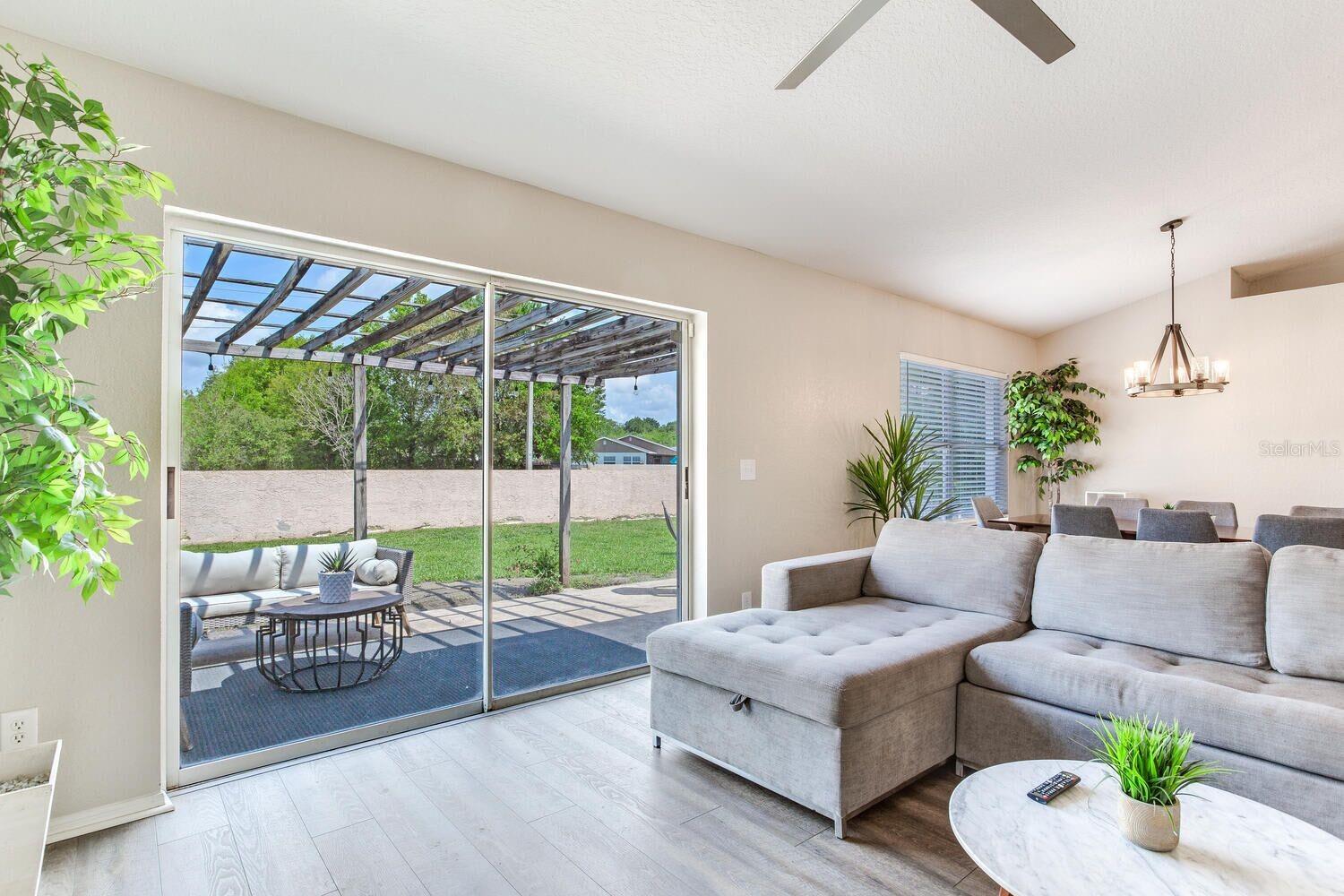 1126 VINETREE DR — photo 8