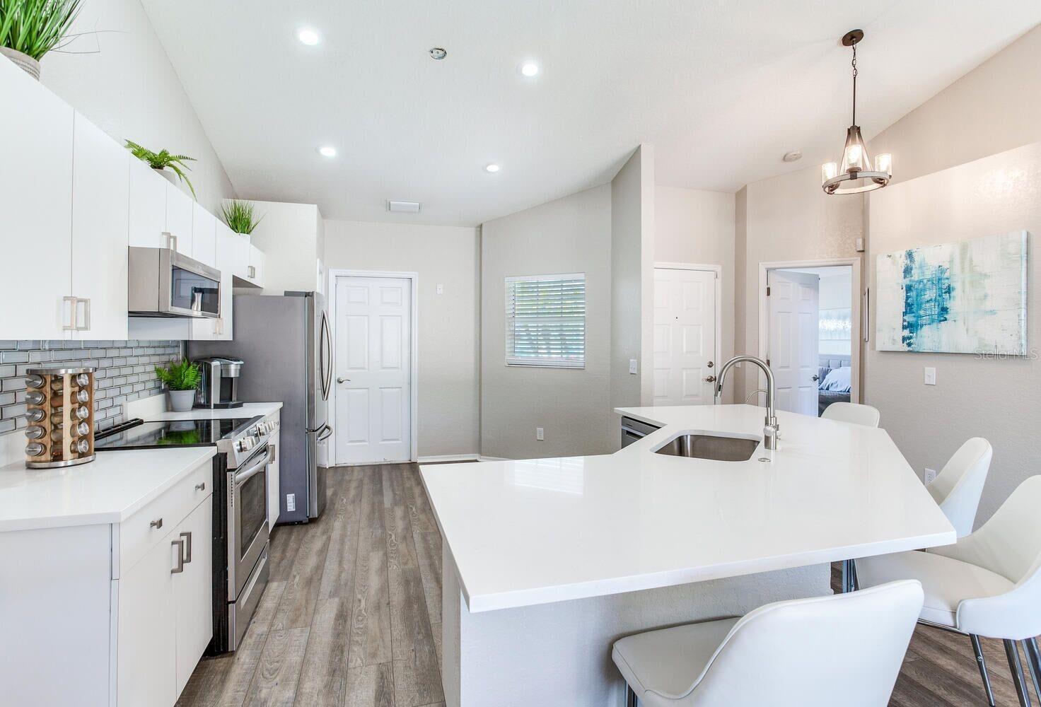 1126 VINETREE DR — photo 4