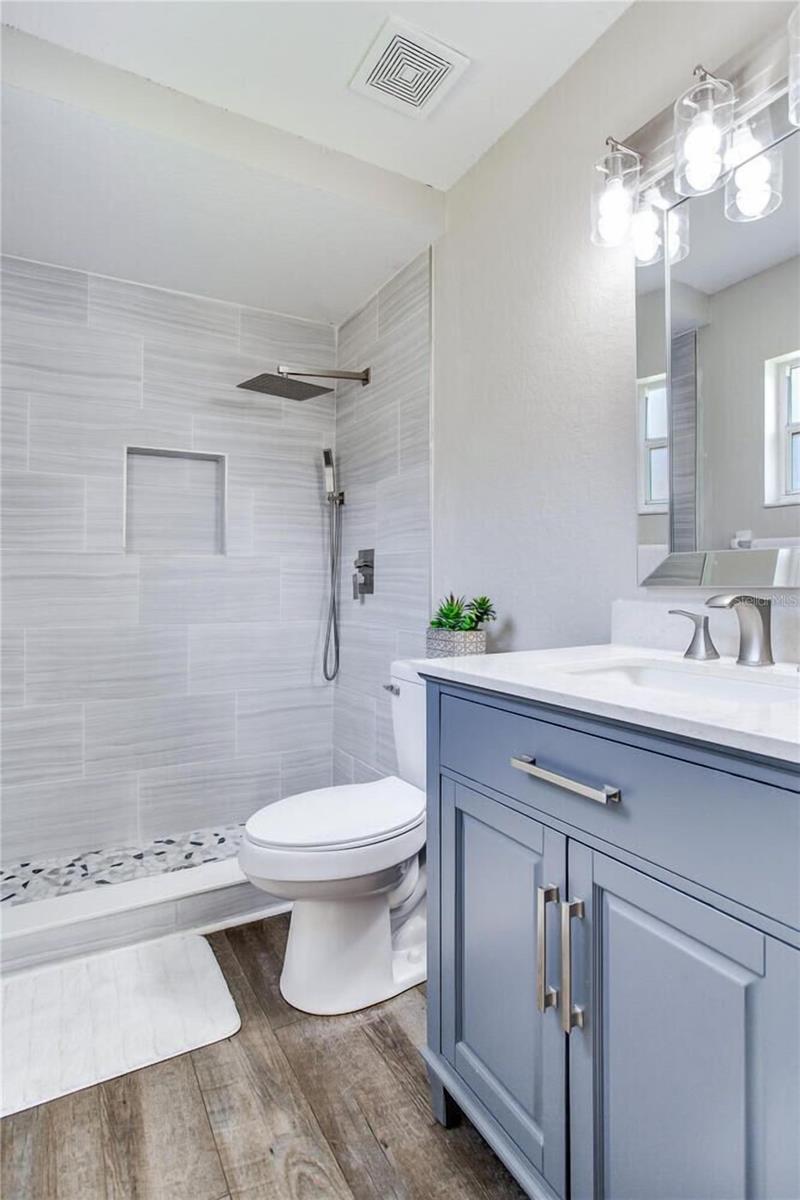 1126 VINETREE DR — photo 12