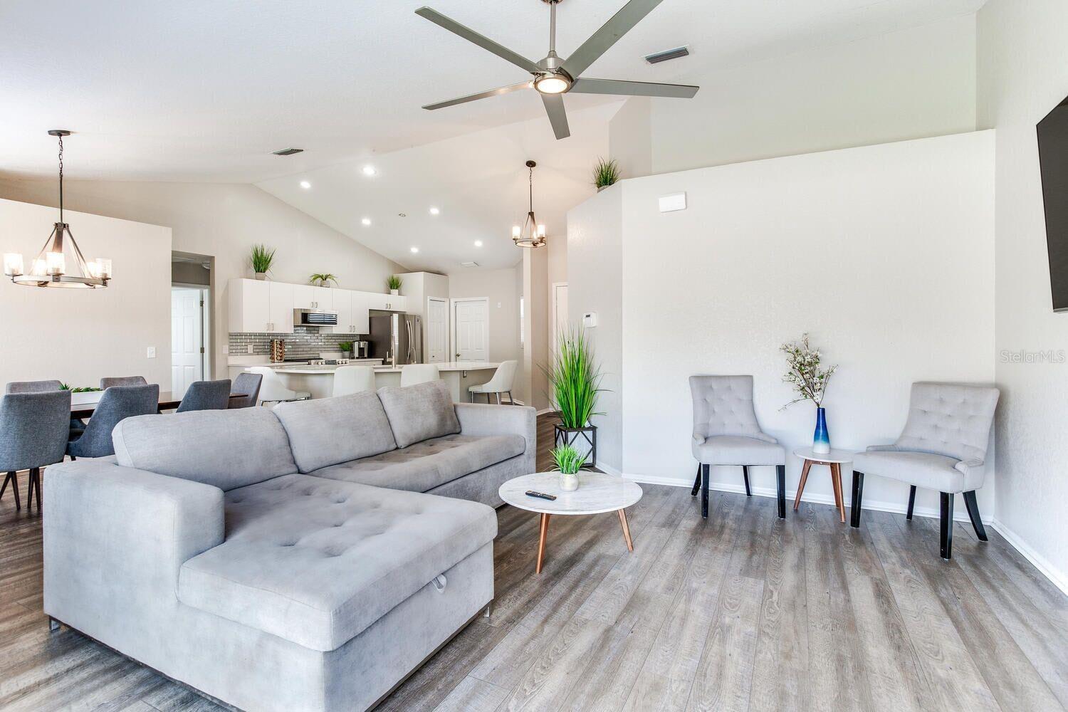 1126 VINETREE DR — photo 9