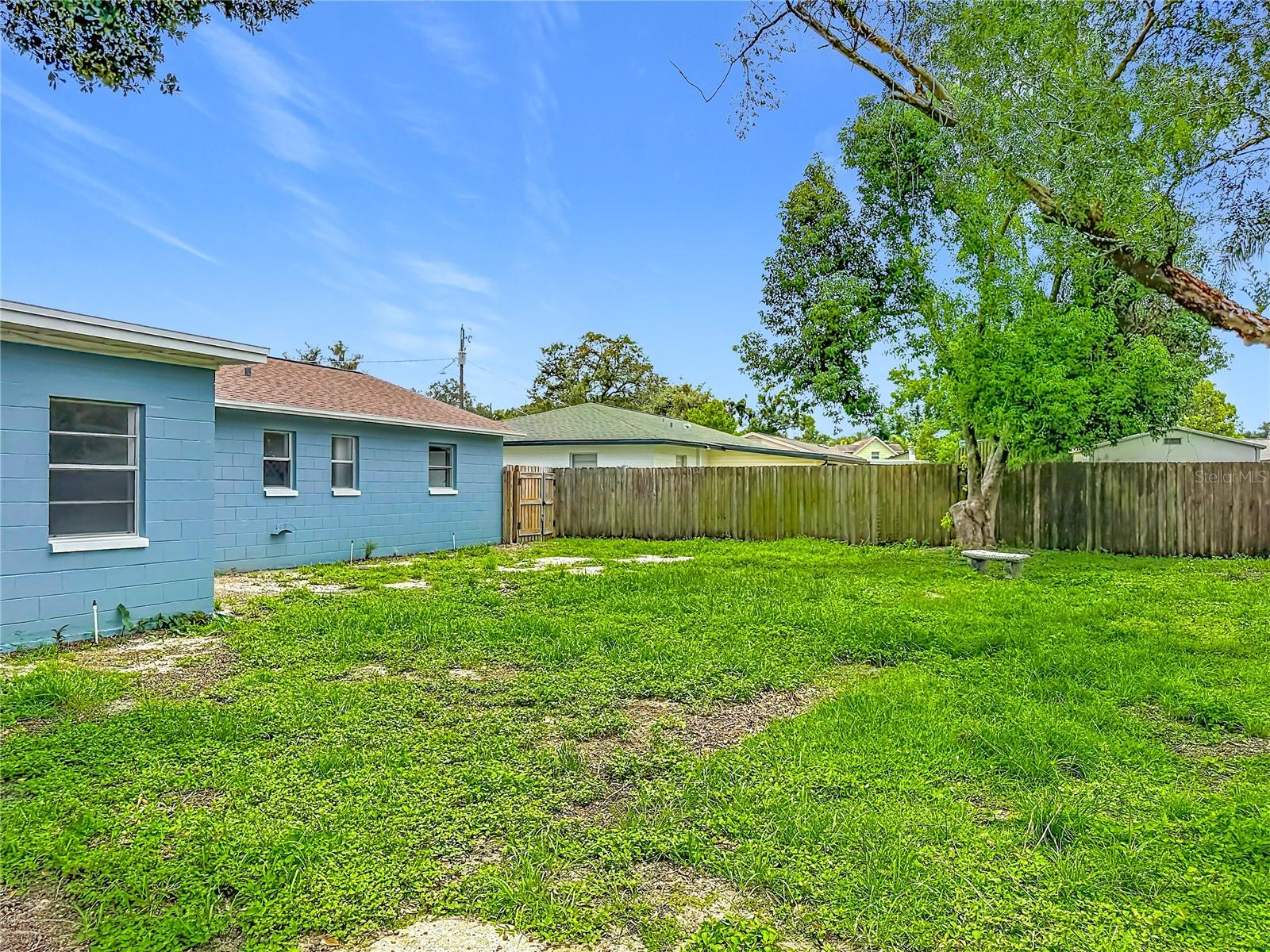 514 W HILDA DR — photo 6