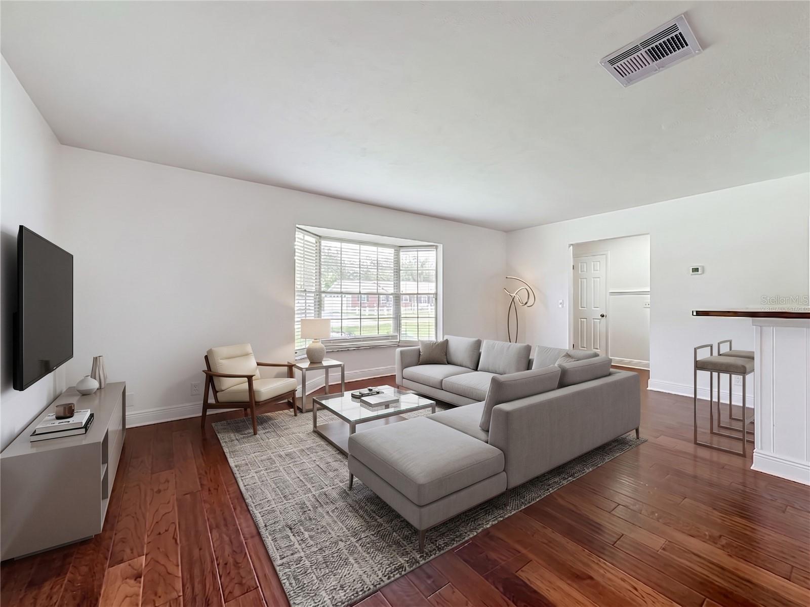 514 W HILDA DR — photo 14