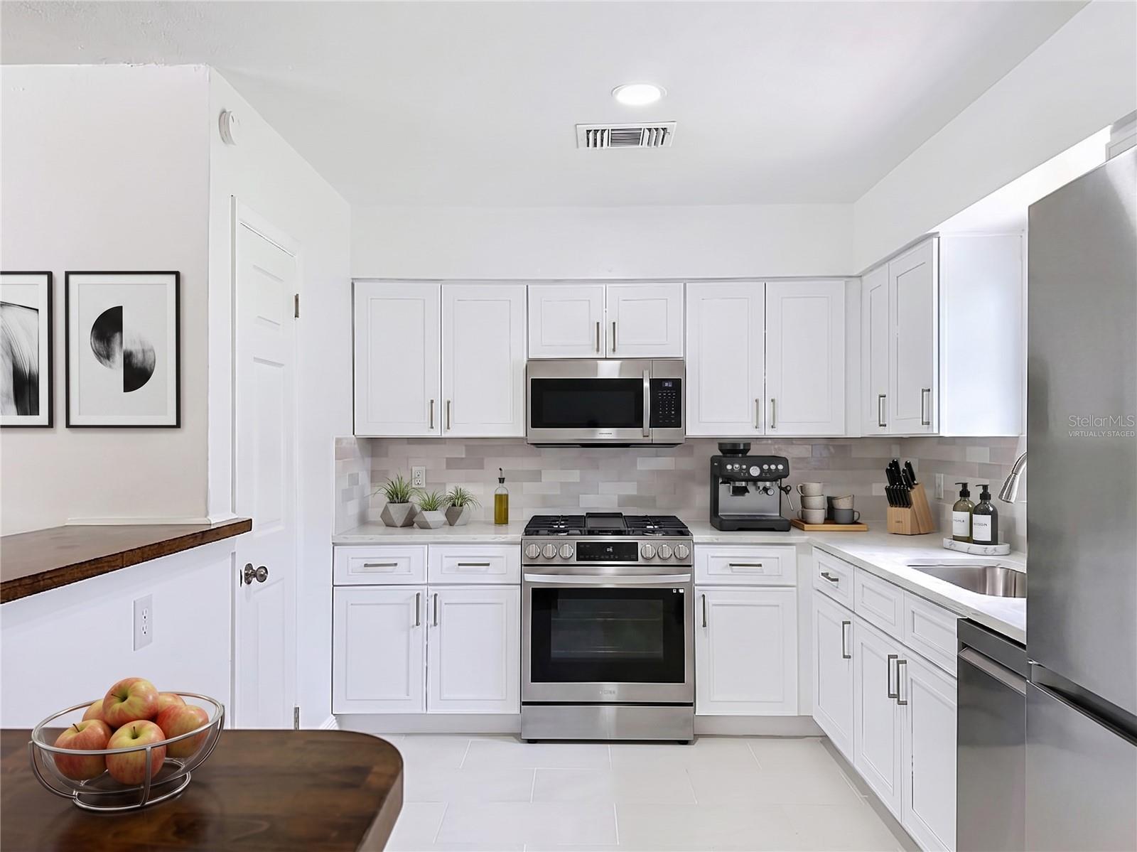514 W HILDA DR — photo 22