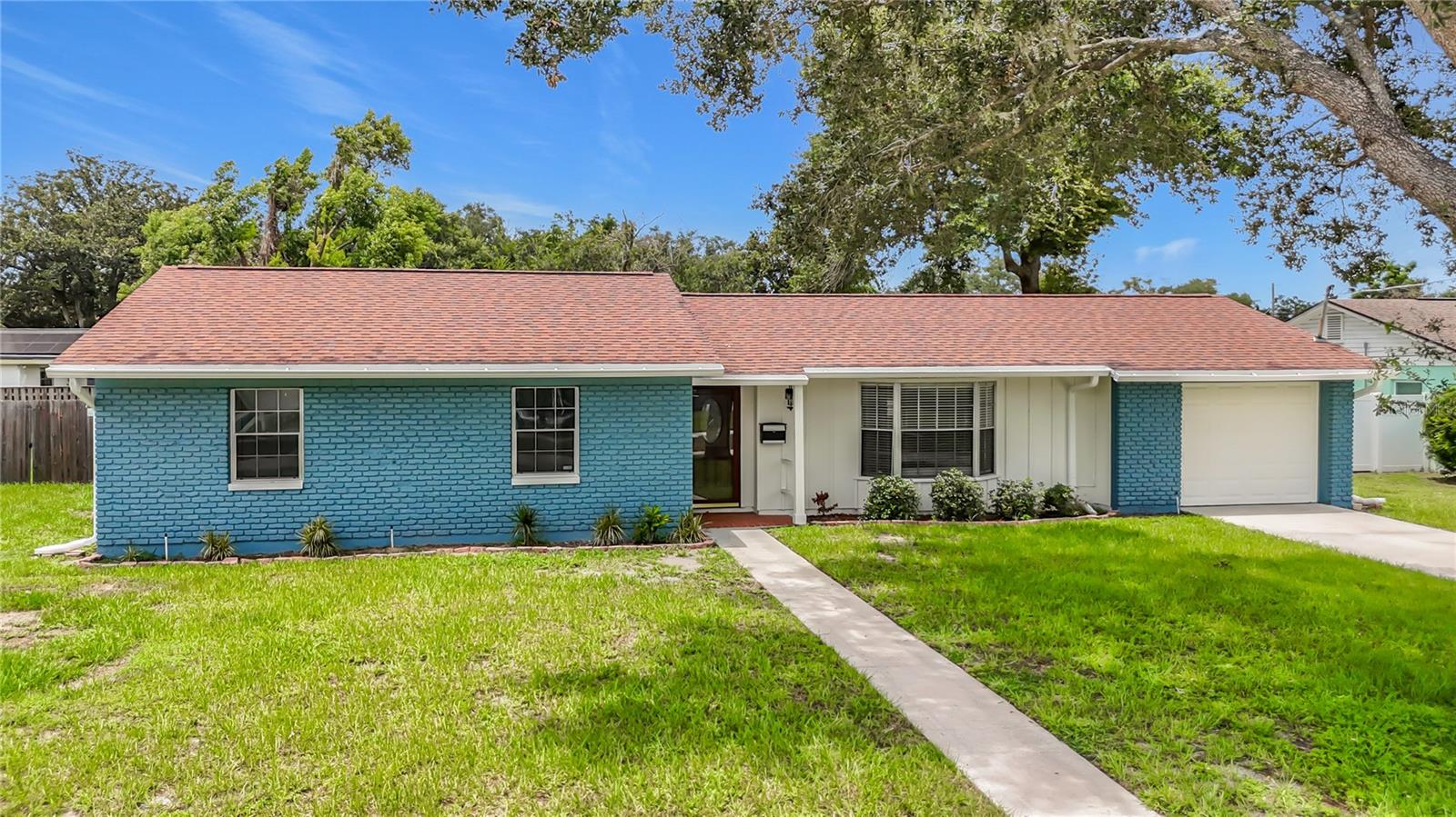 514 W HILDA DR — photo 3