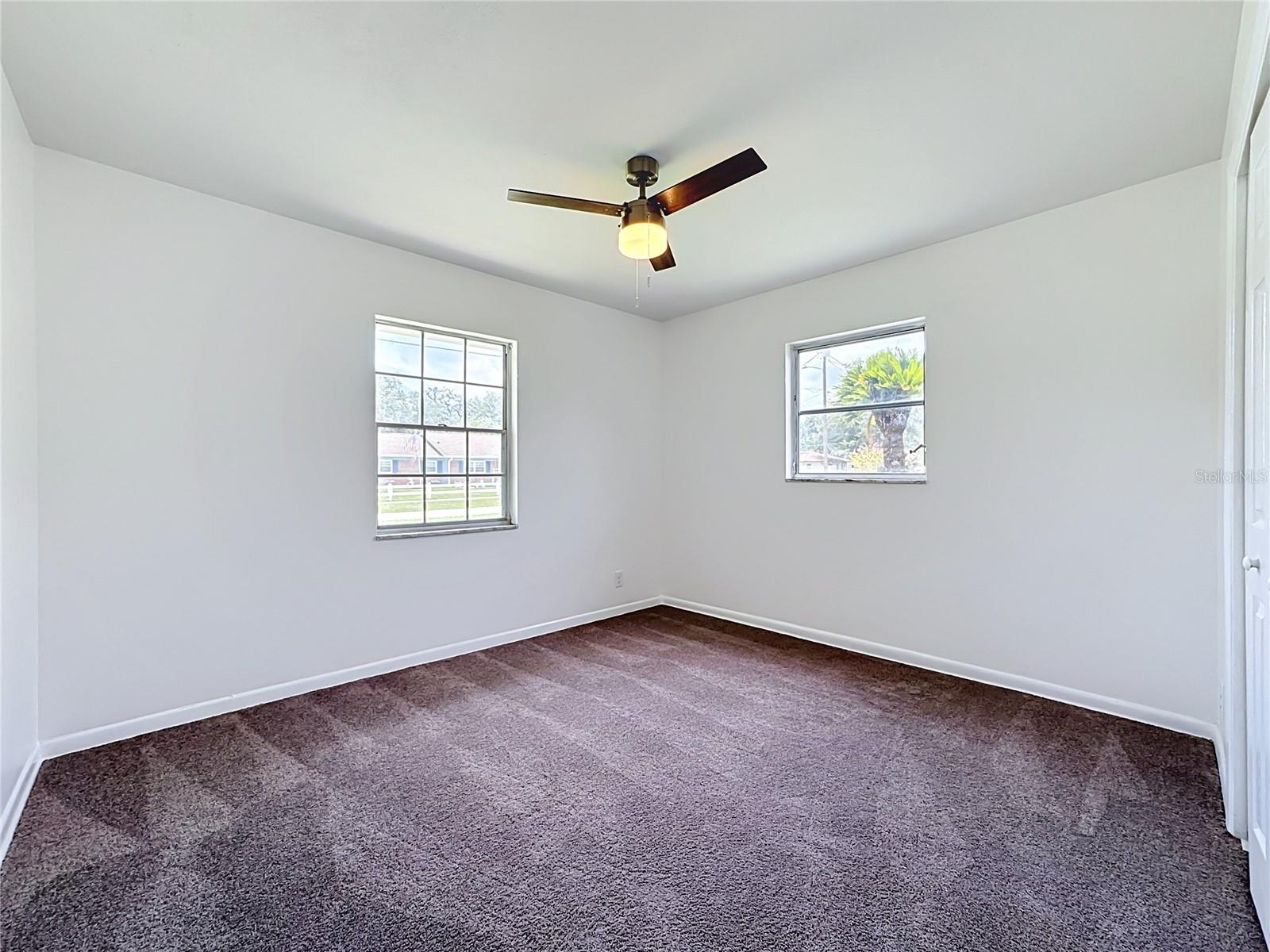 514 W HILDA DR — photo 40