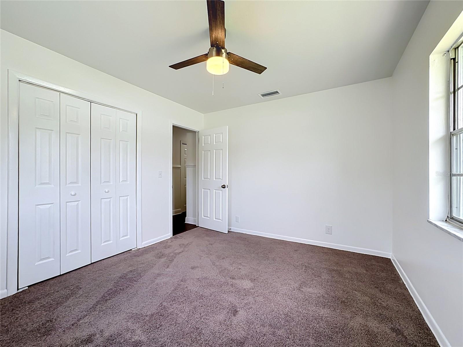 514 W HILDA DR — photo 42