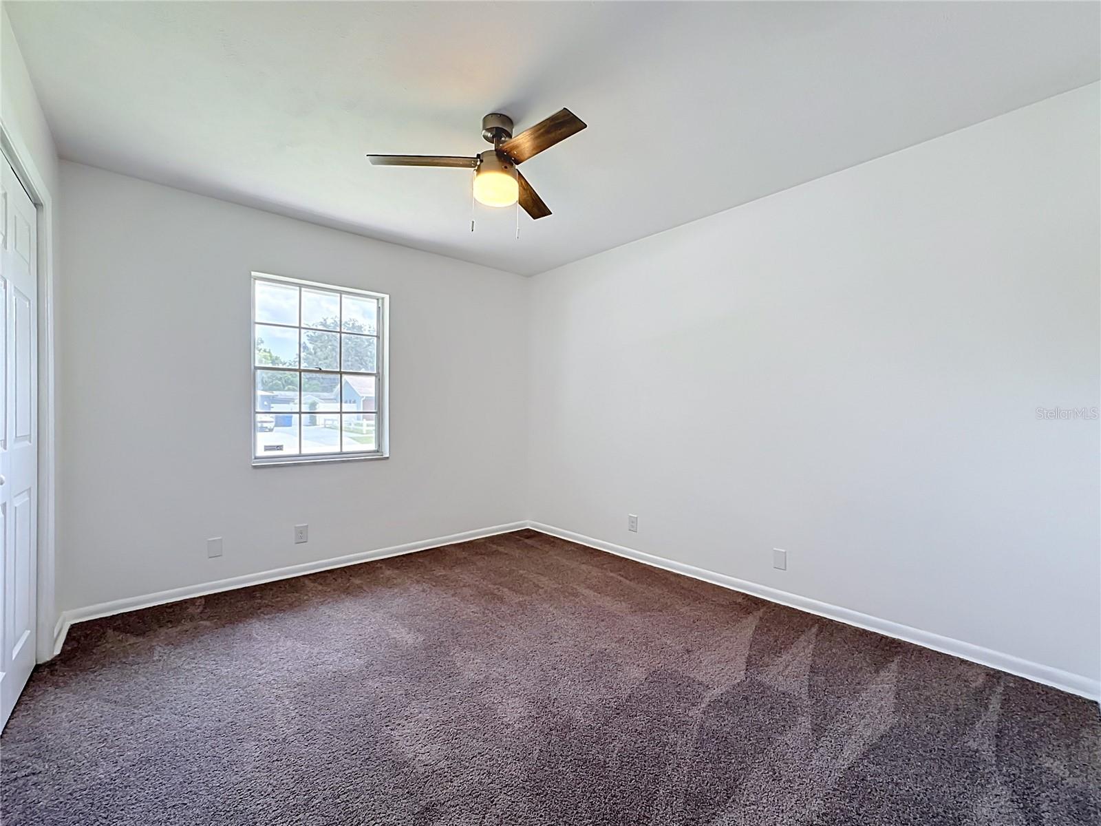 514 W HILDA DR — photo 35