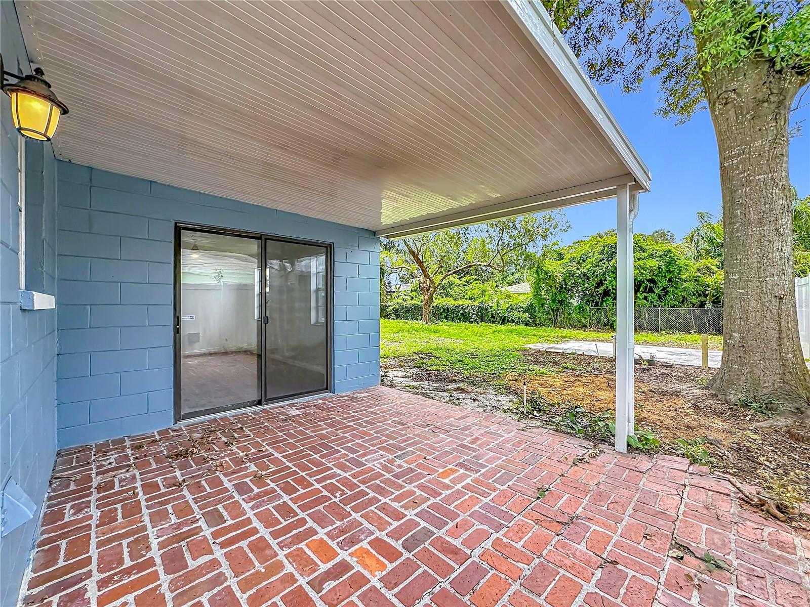 514 W HILDA DR — photo 50