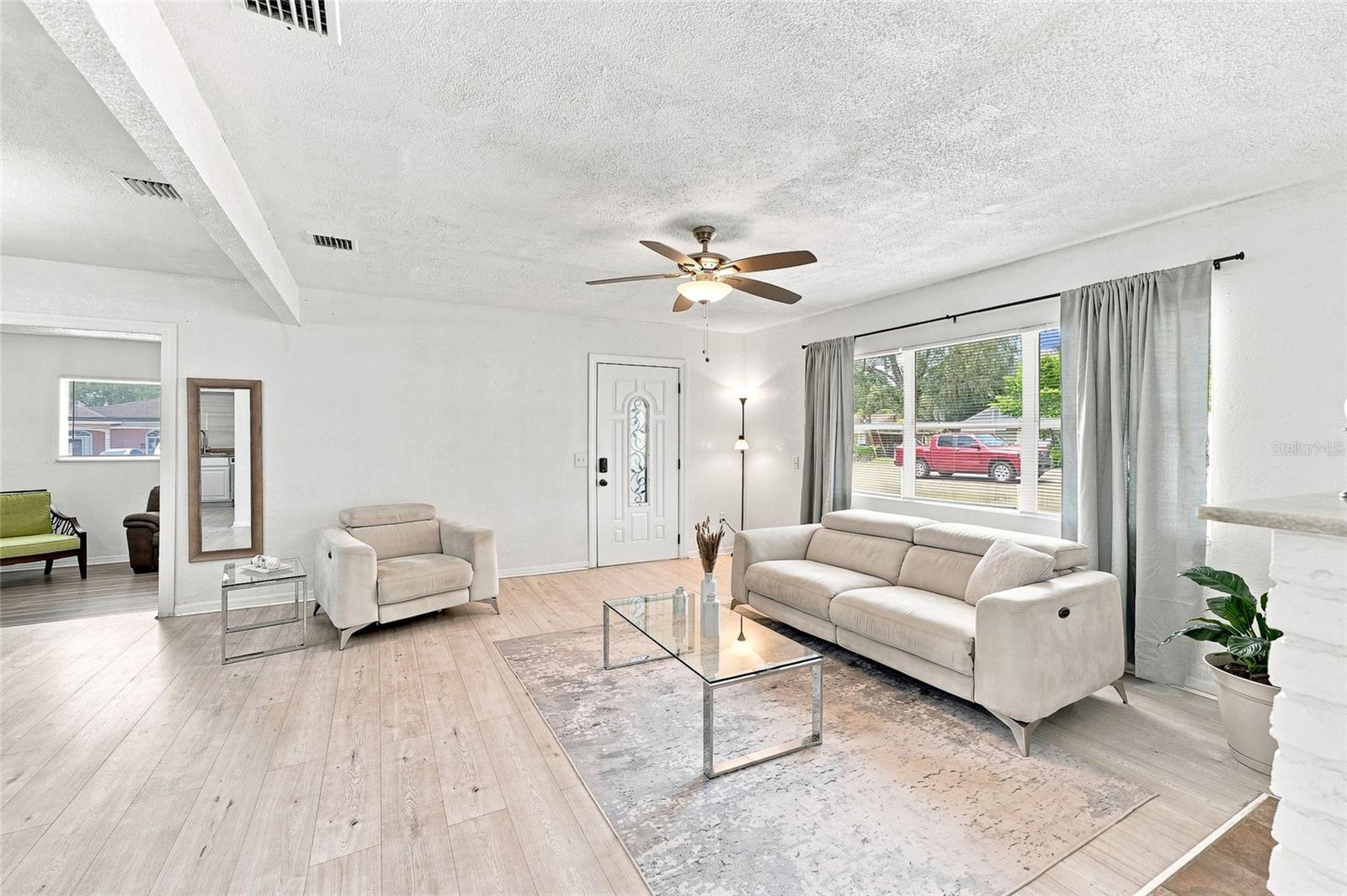 4015 RIVER HILLS DR — photo 10