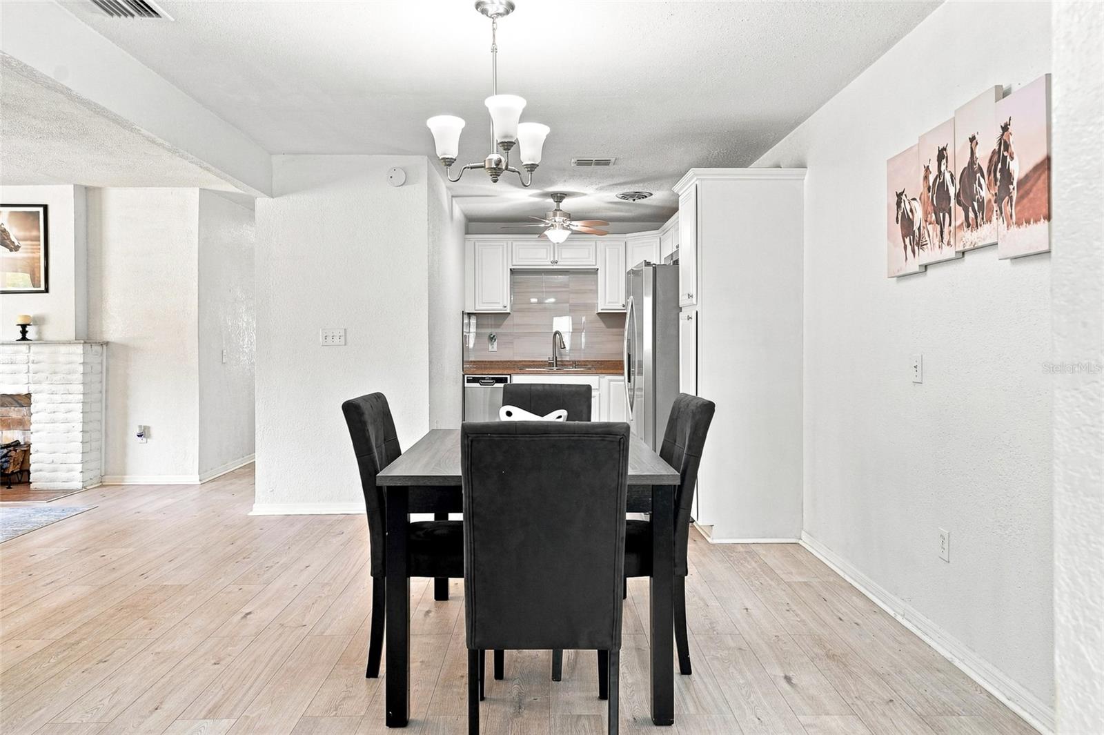 4015 RIVER HILLS DR — photo 16