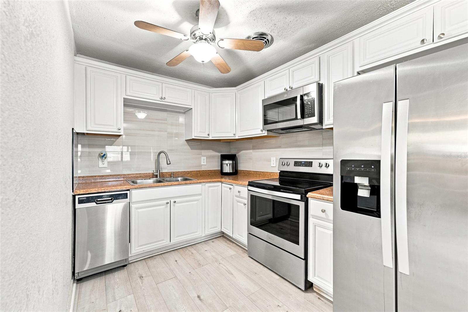 4015 RIVER HILLS DR — photo 18