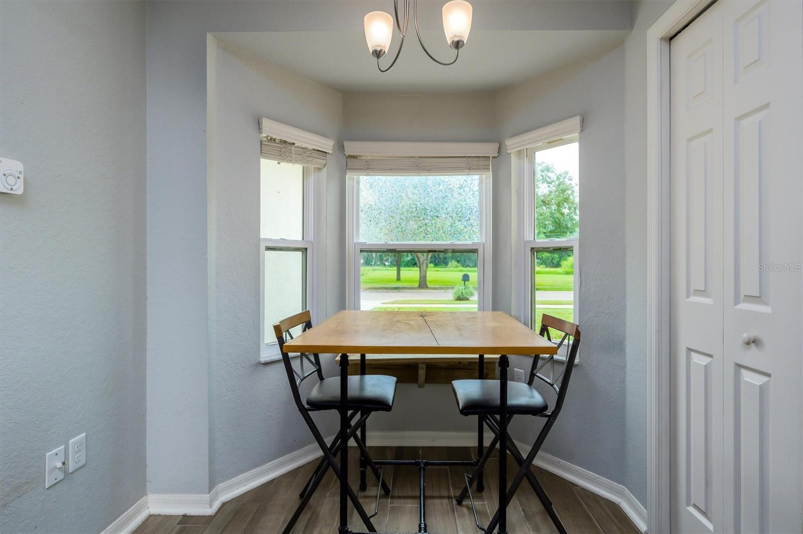 708 TOWER GROVE DR — photo 11