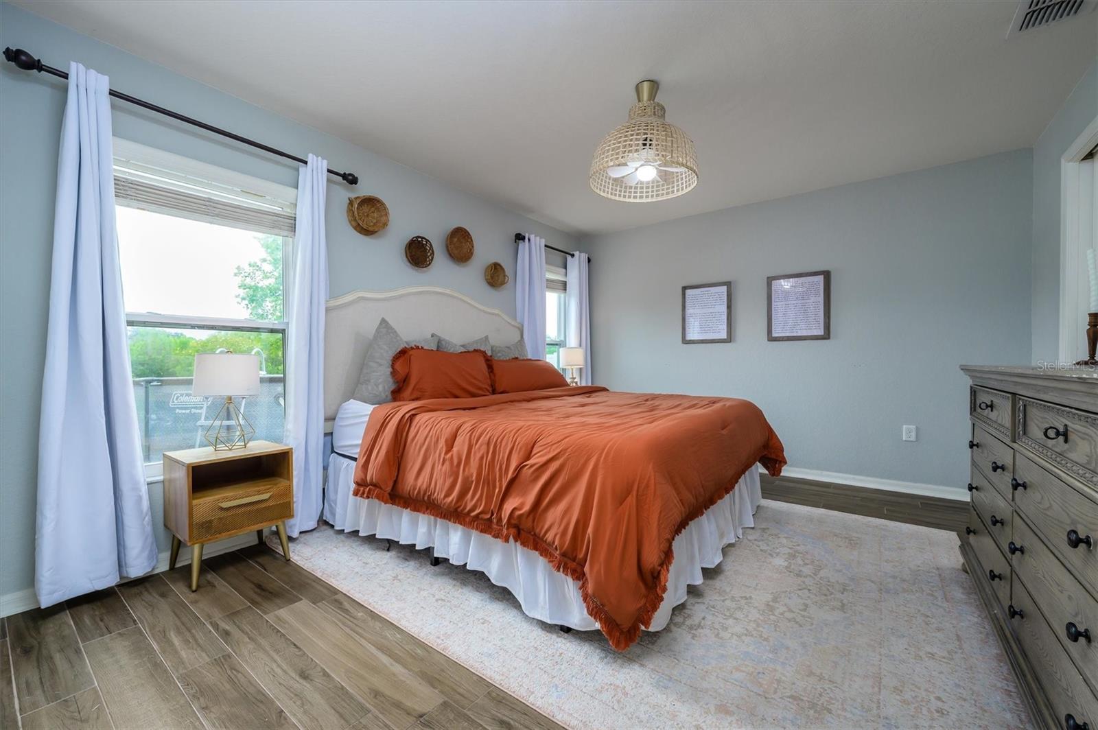 708 TOWER GROVE DR — photo 12