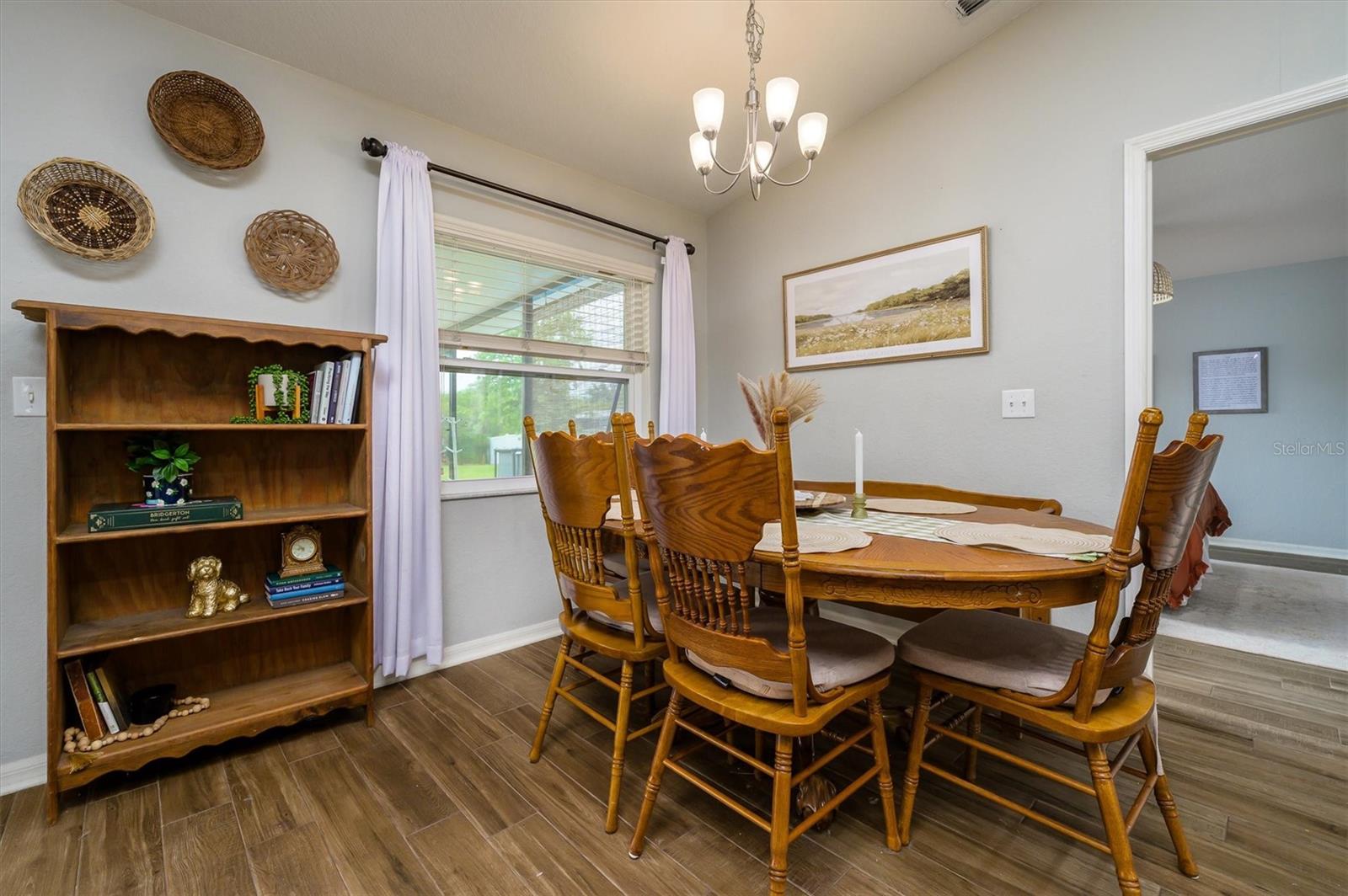 708 TOWER GROVE DR — photo 5