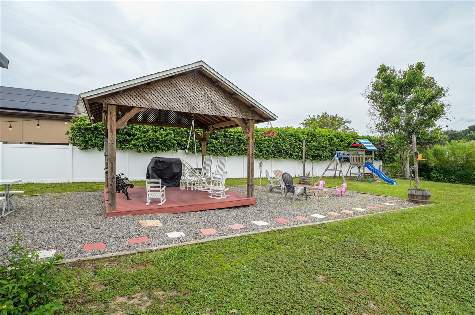 708 TOWER GROVE DR — photo 24