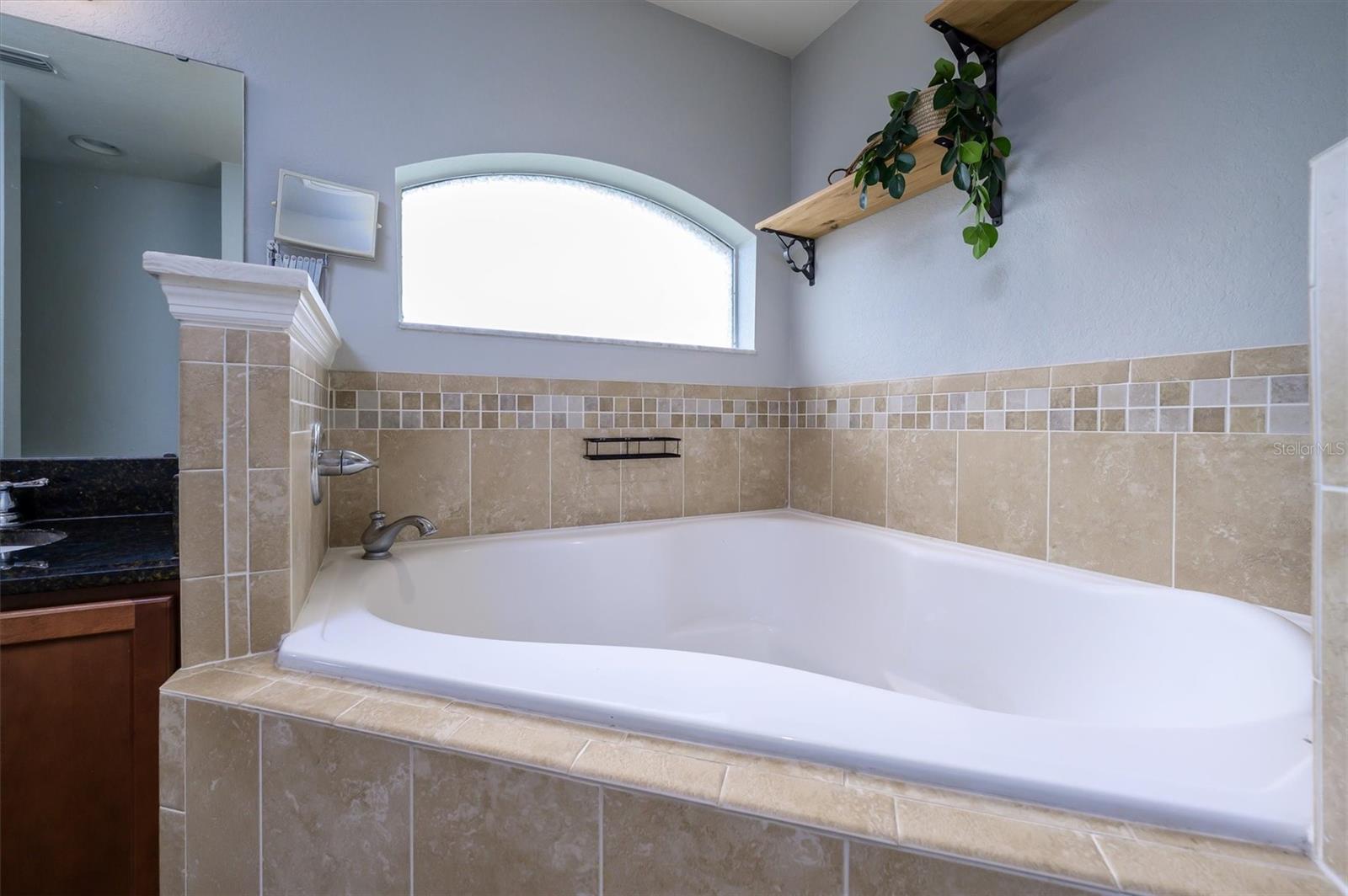 708 TOWER GROVE DR — photo 15
