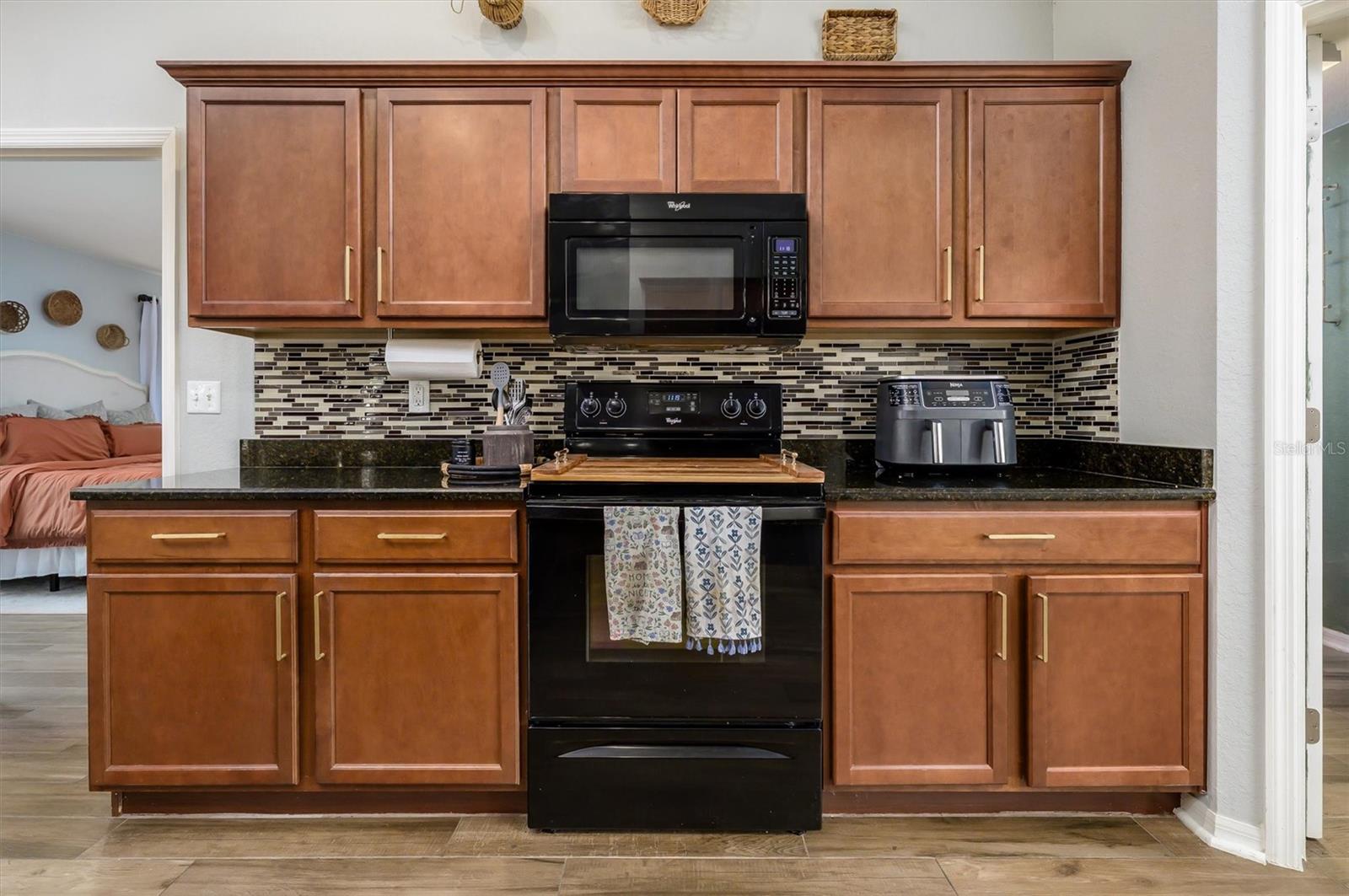 708 TOWER GROVE DR — photo 10