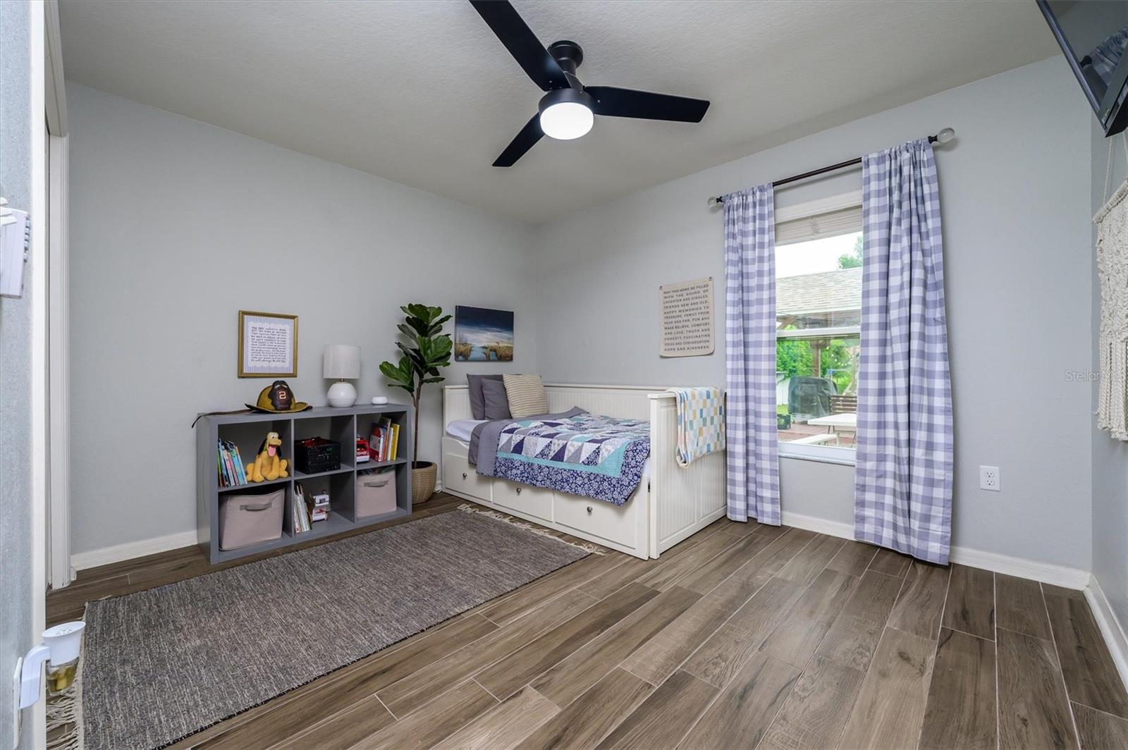708 TOWER GROVE DR — photo 21