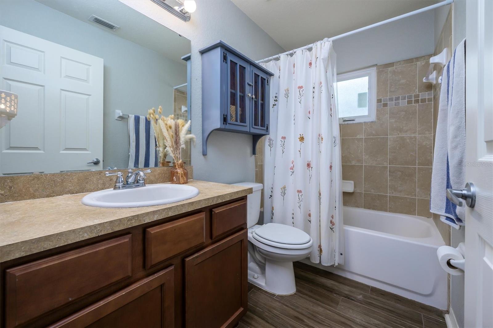 708 TOWER GROVE DR — photo 18