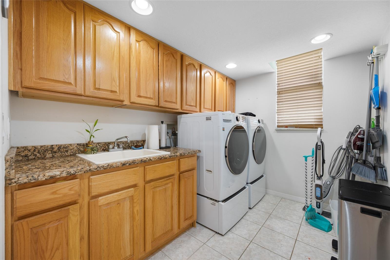 13030 DELWOOD RD — photo 17