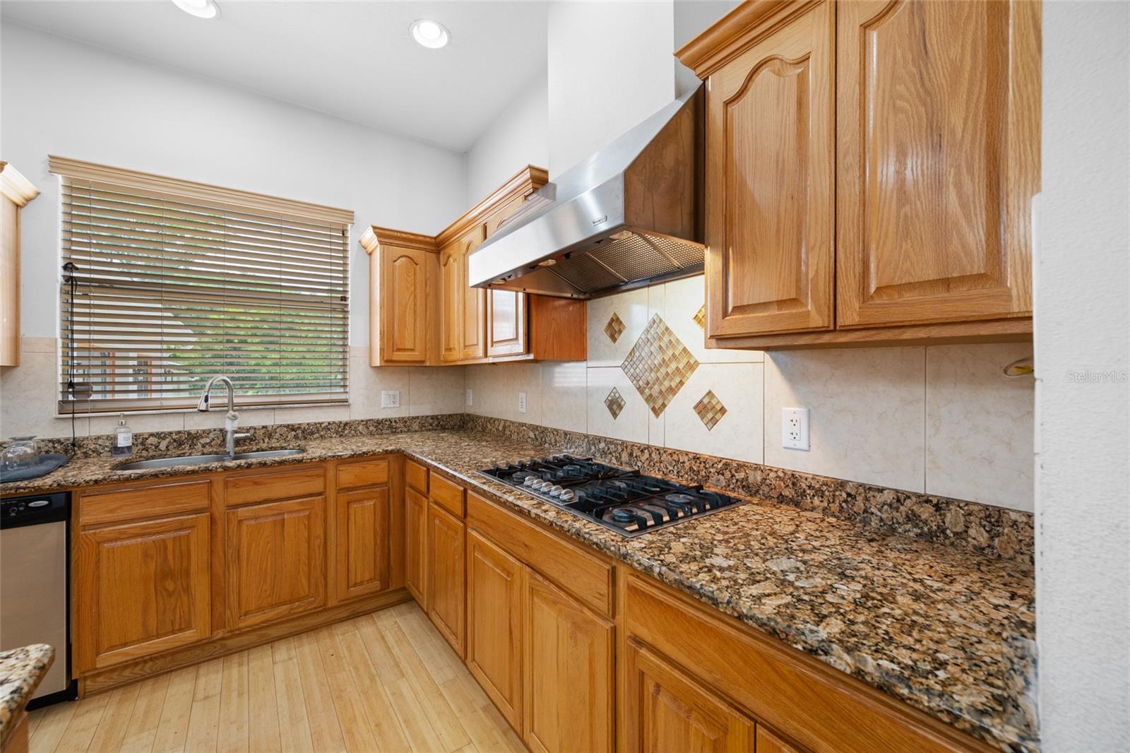 13030 DELWOOD RD — photo 15