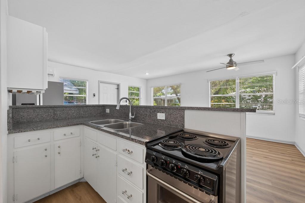 6020 N FLORA VISTA AVE — photo 35