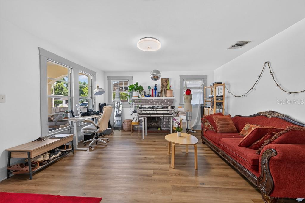6020 N FLORA VISTA AVE — photo 4