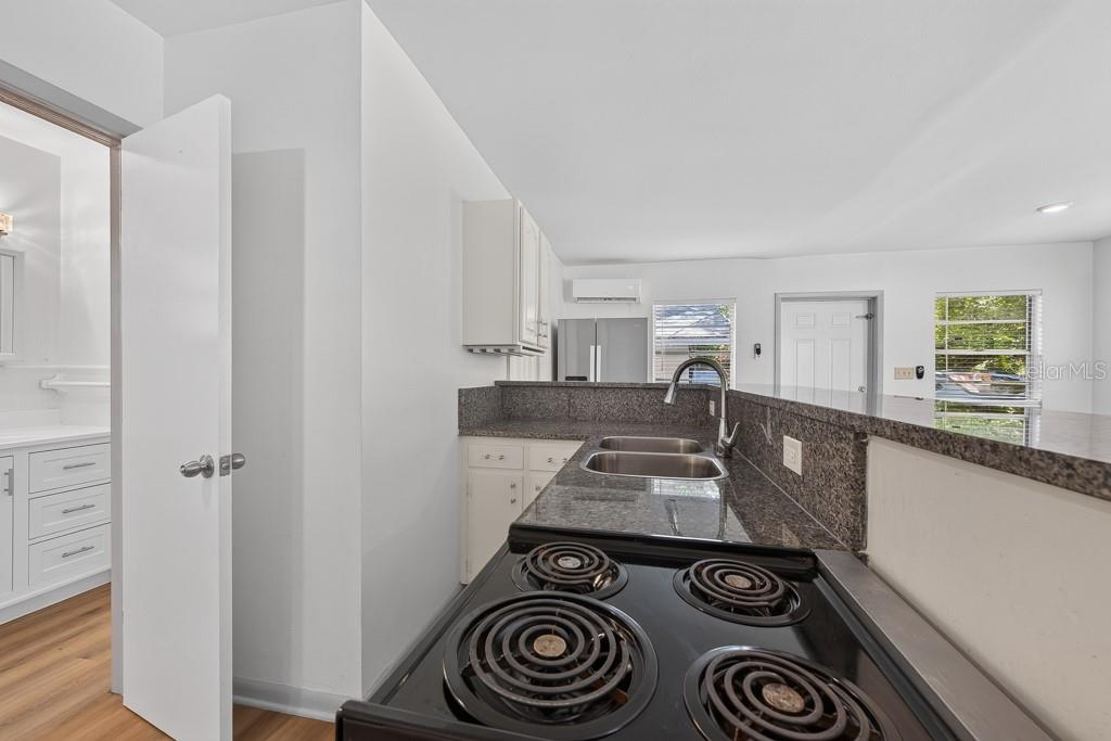 6020 N FLORA VISTA AVE — photo 37