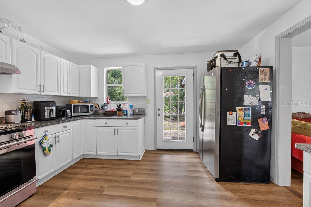 6020 N FLORA VISTA AVE — photo 11