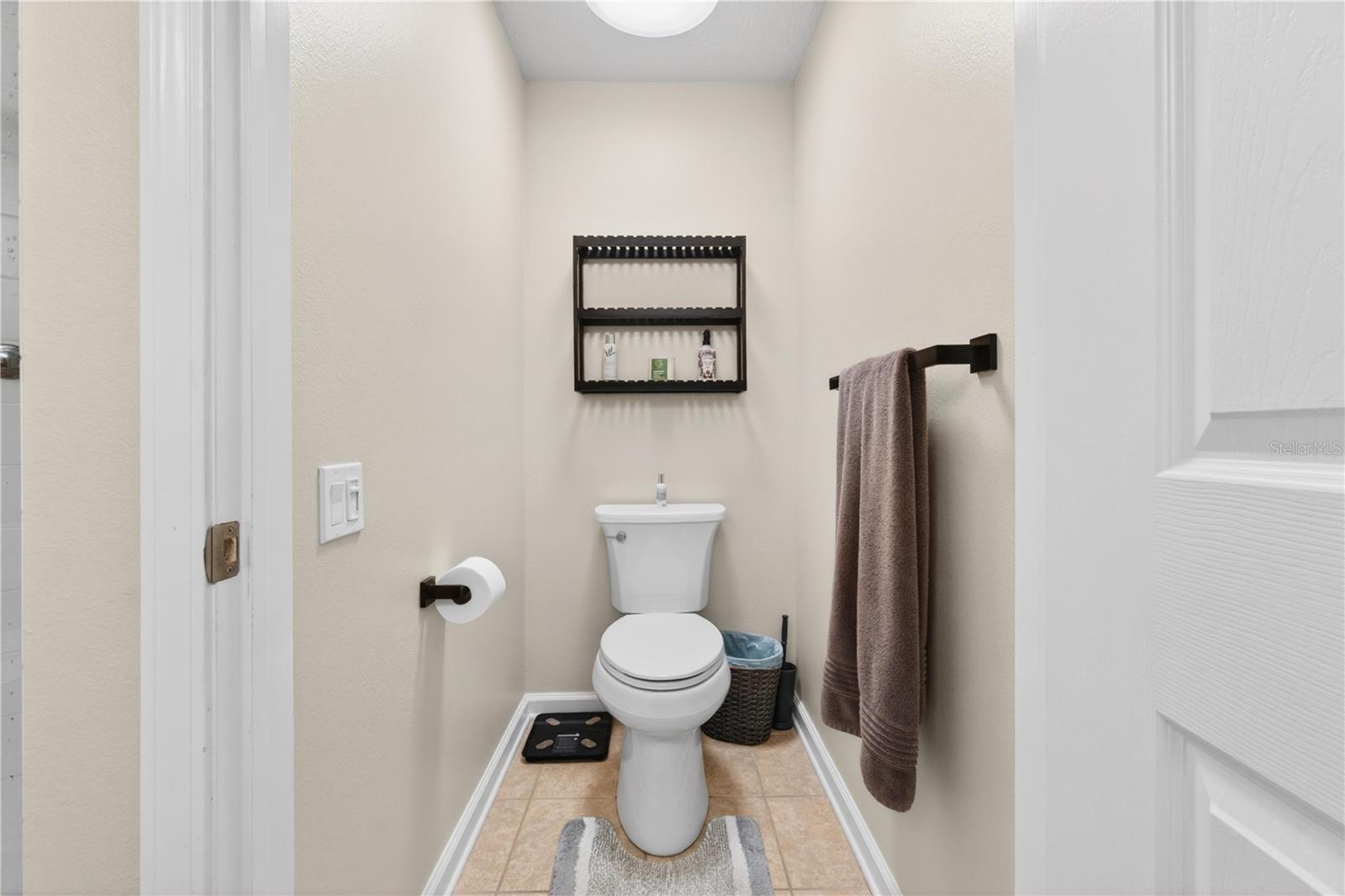 852 LANTERN WAY — photo 34