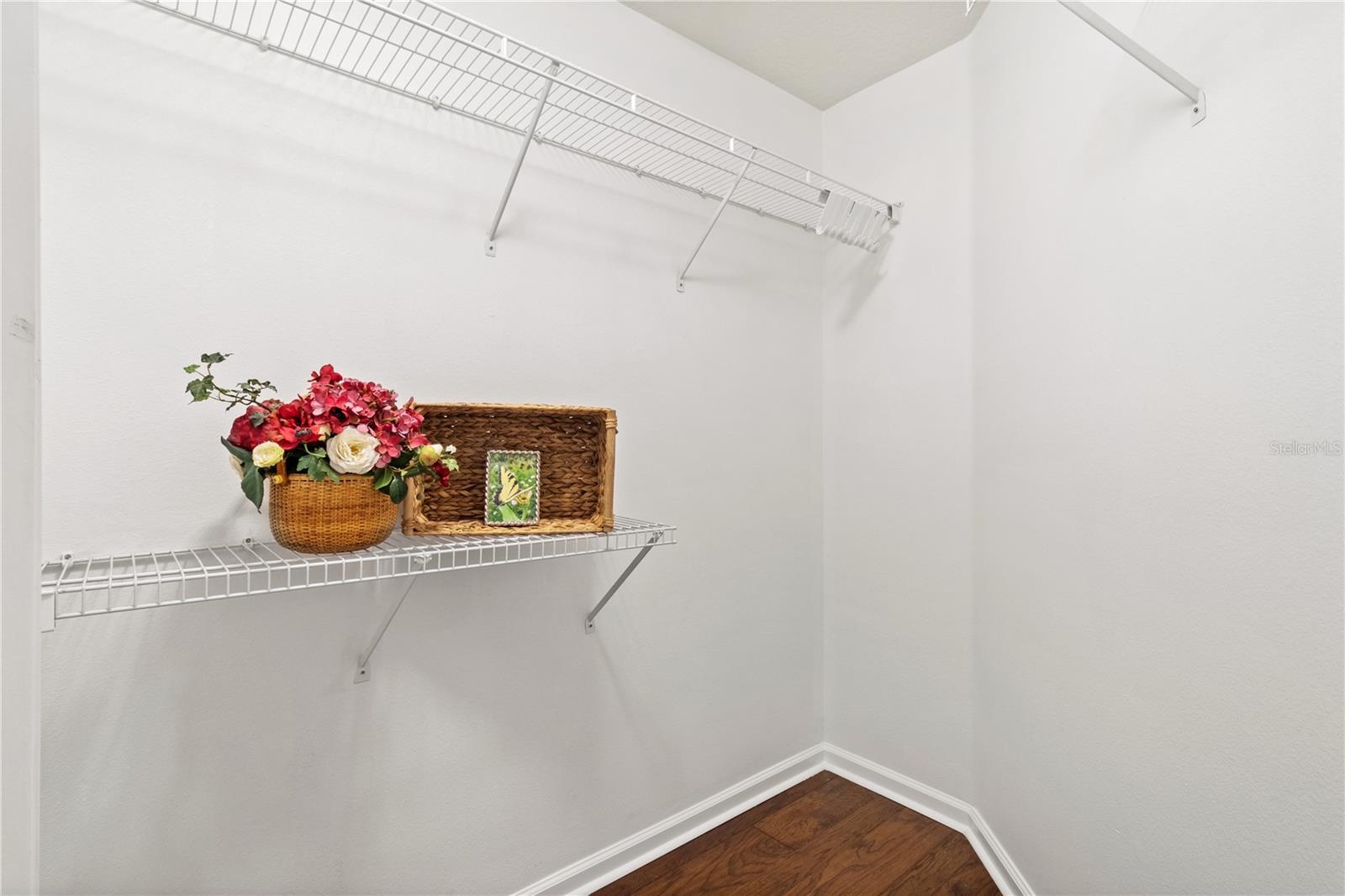 852 LANTERN WAY — photo 36
