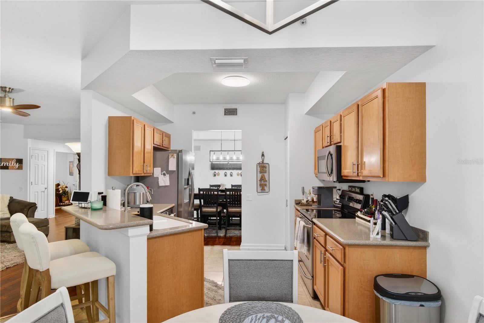 852 LANTERN WAY — photo 25