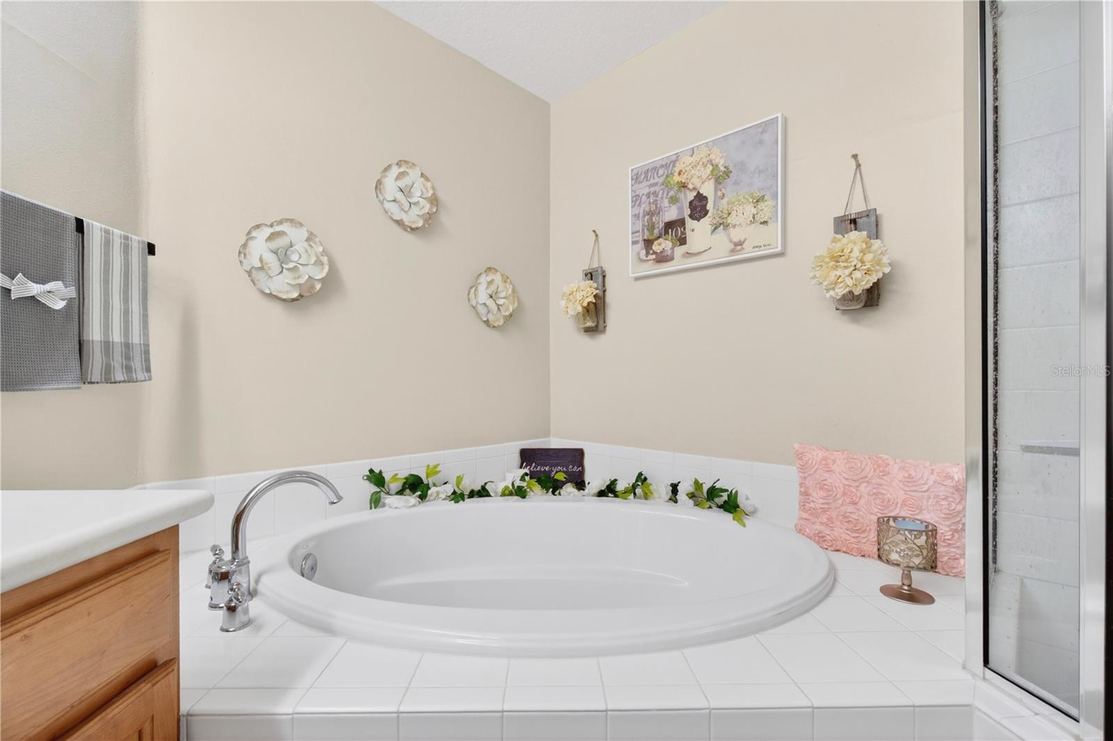 852 LANTERN WAY — photo 32