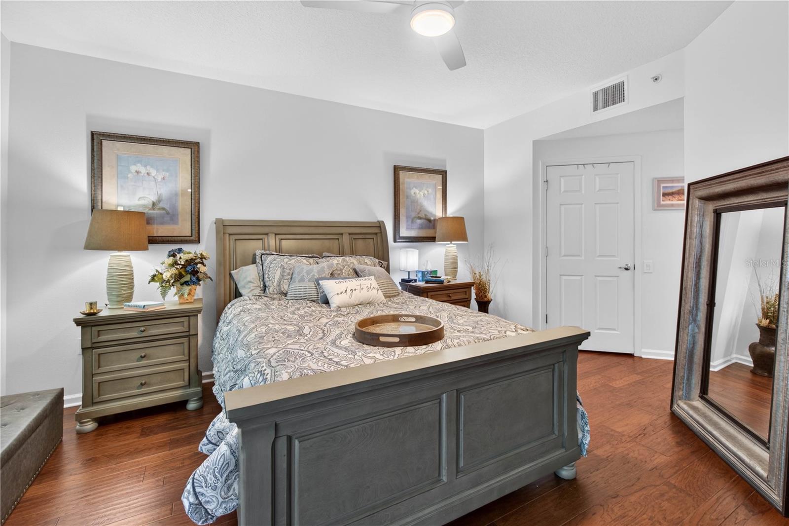 852 LANTERN WAY — photo 27