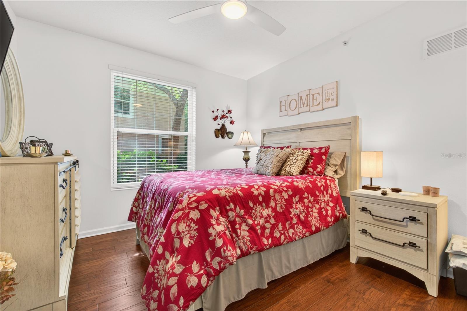 852 LANTERN WAY — photo 5