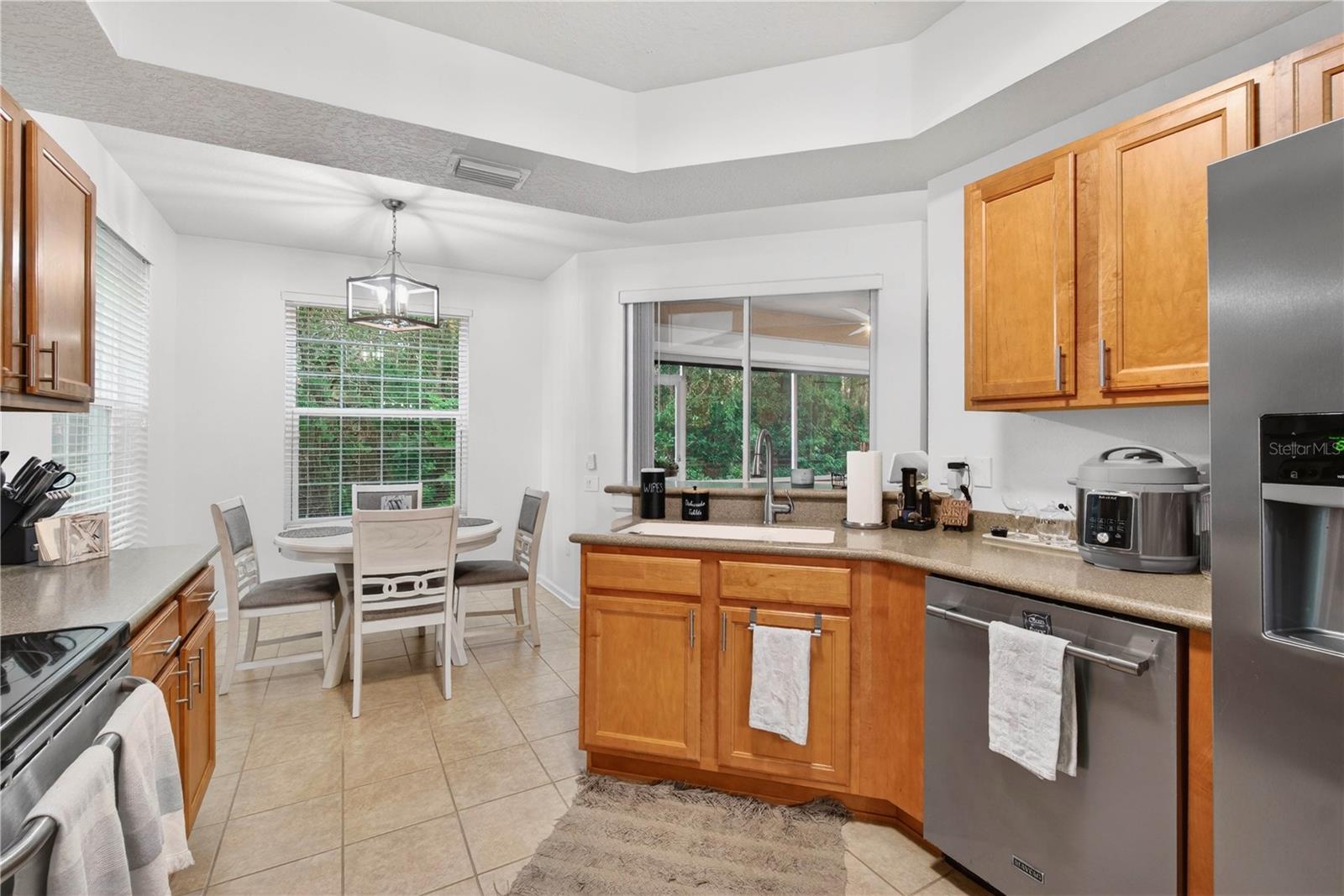 852 LANTERN WAY — photo 22