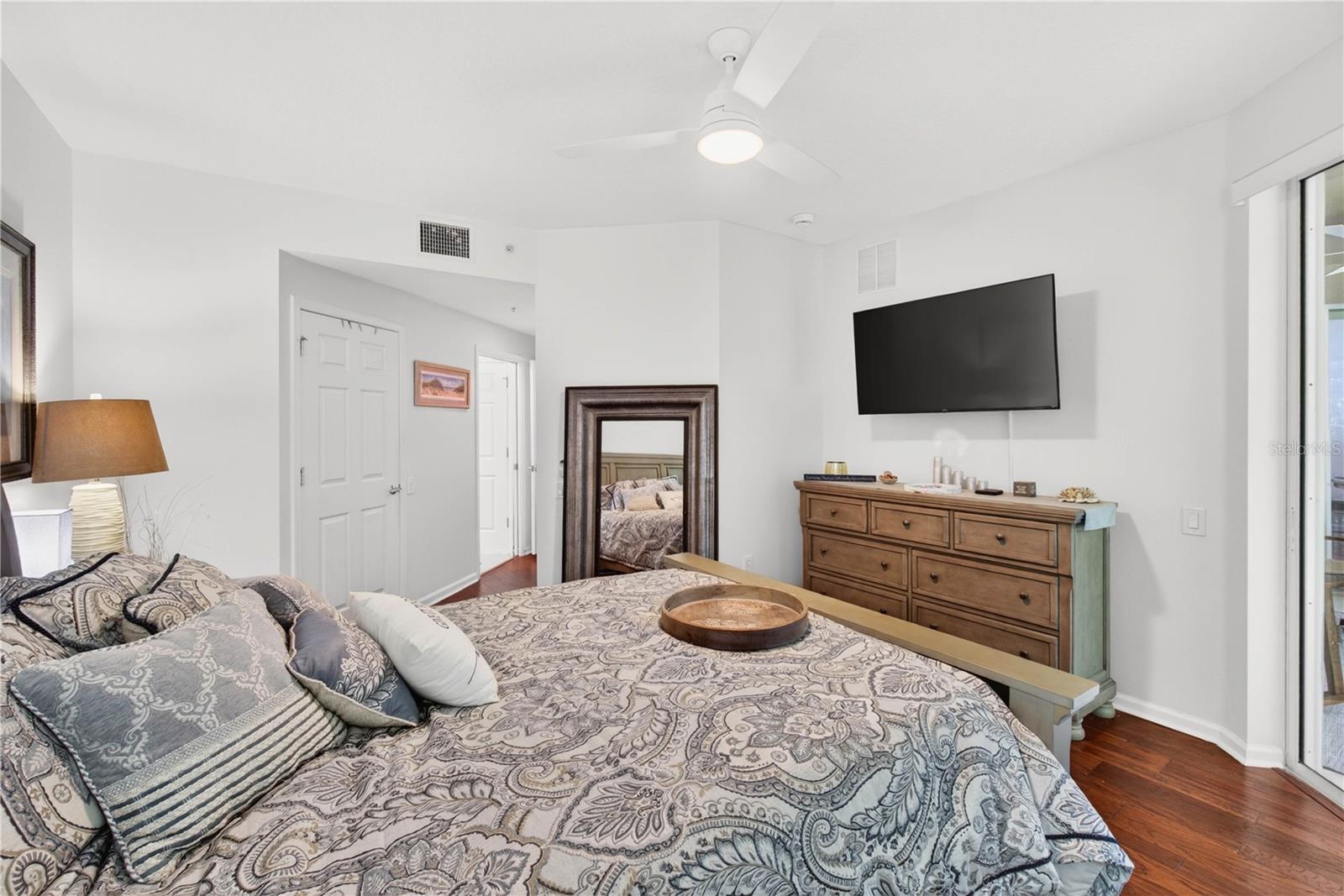 852 LANTERN WAY — photo 26
