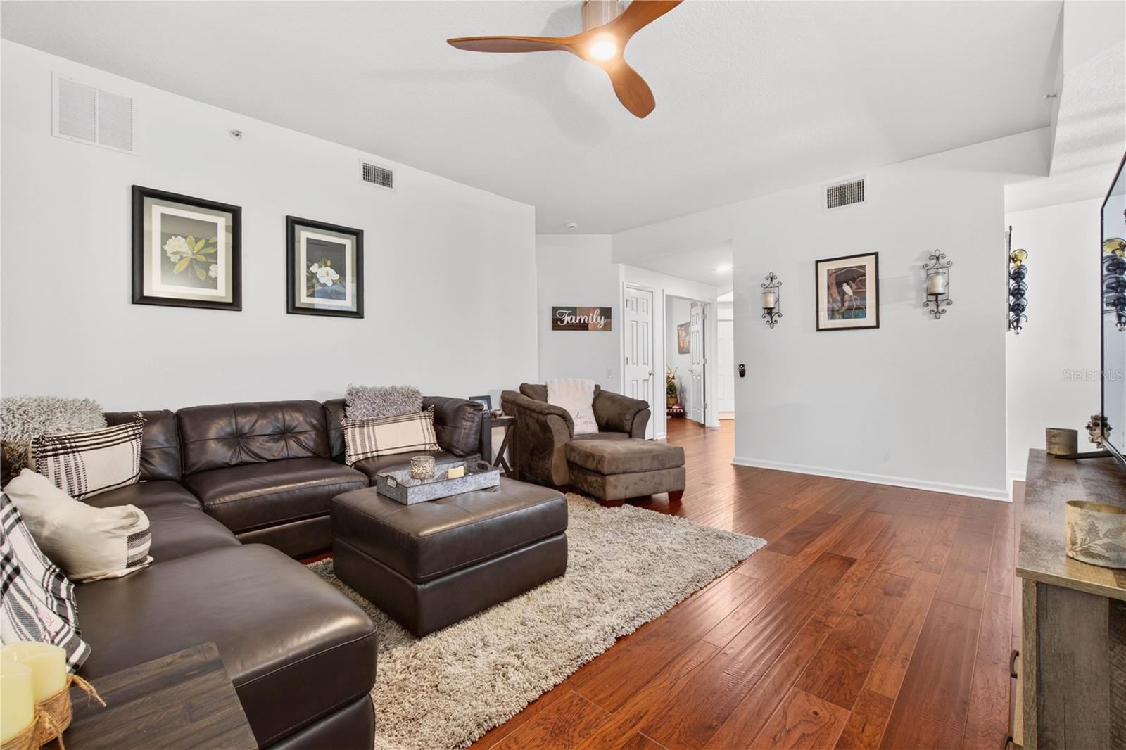 852 LANTERN WAY — photo 15