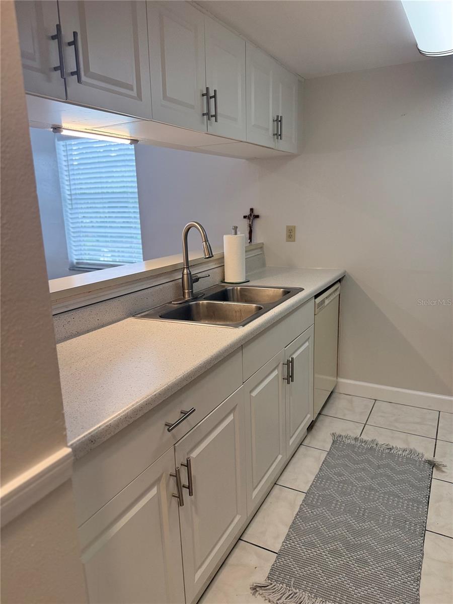 7128 WATERSIDE DR #7128 — photo 8