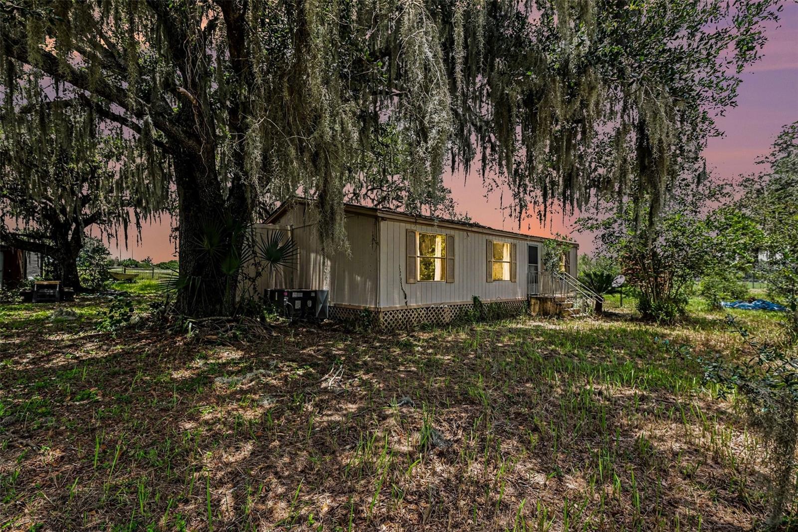 10239 LYONS AVE — photo 5