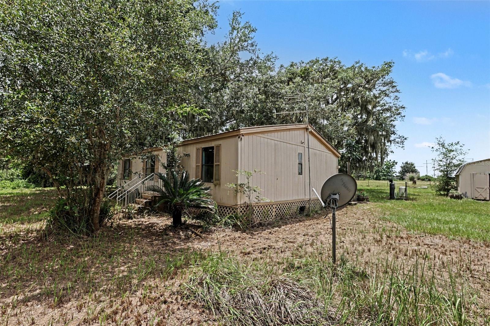10239 LYONS AVE — photo 34