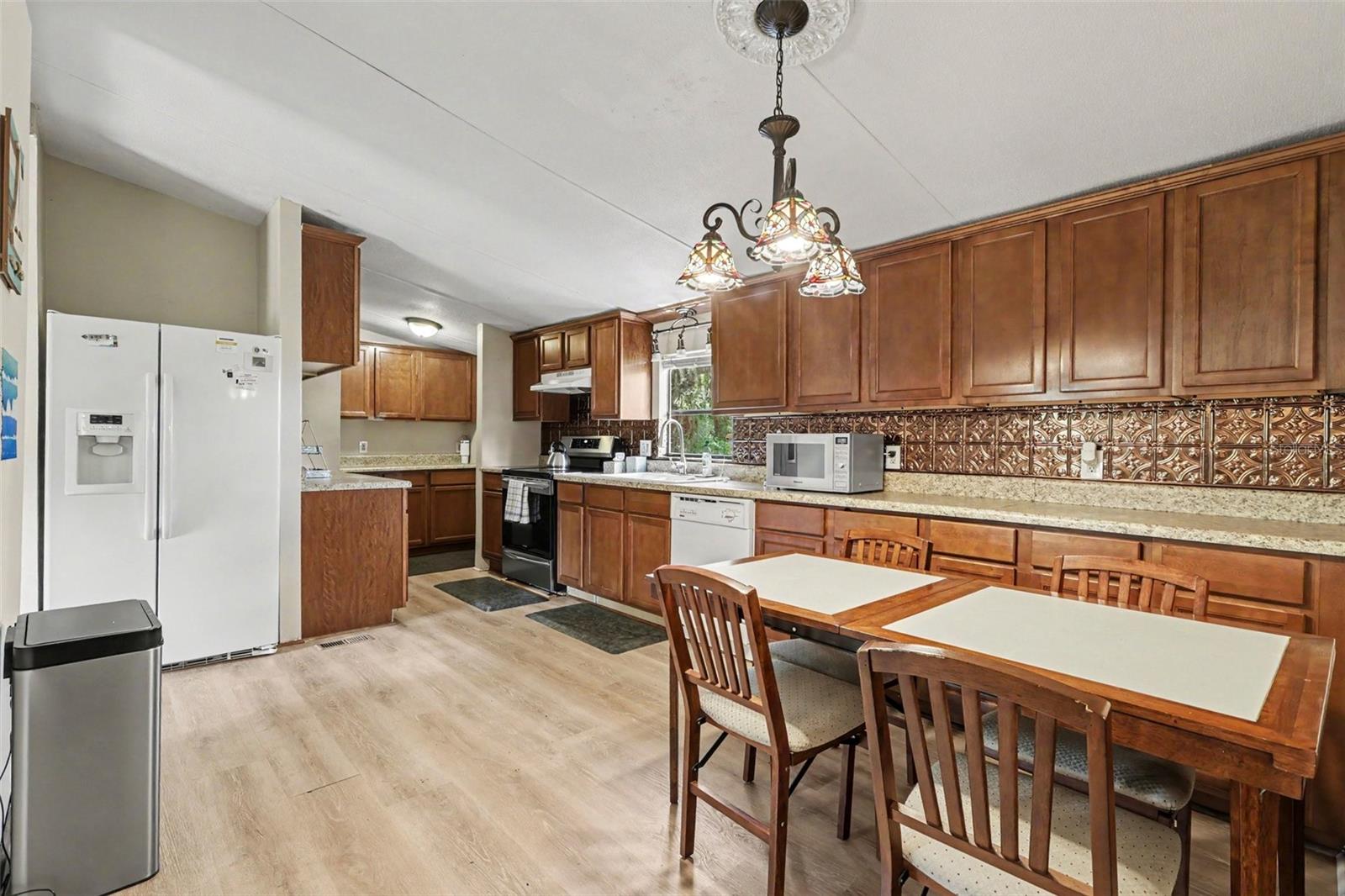 10239 LYONS AVE — photo 14