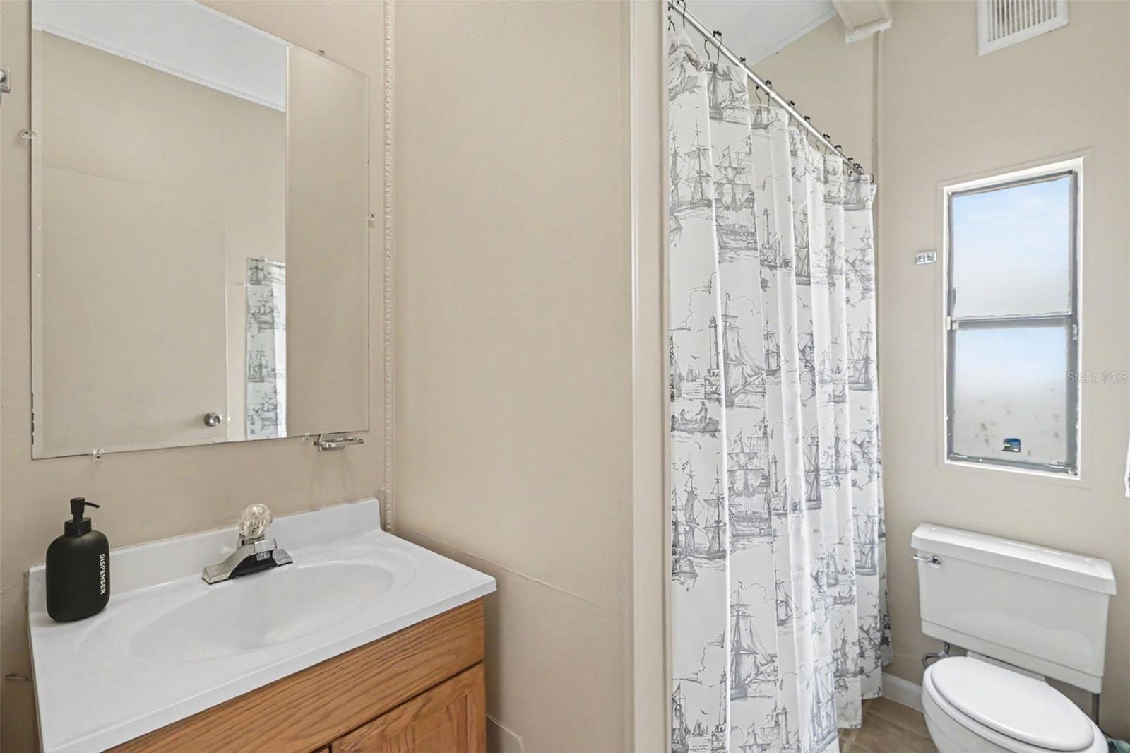10239 LYONS AVE — photo 24