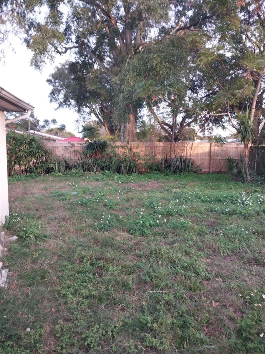 5032 VALIMOR DR — photo 2
