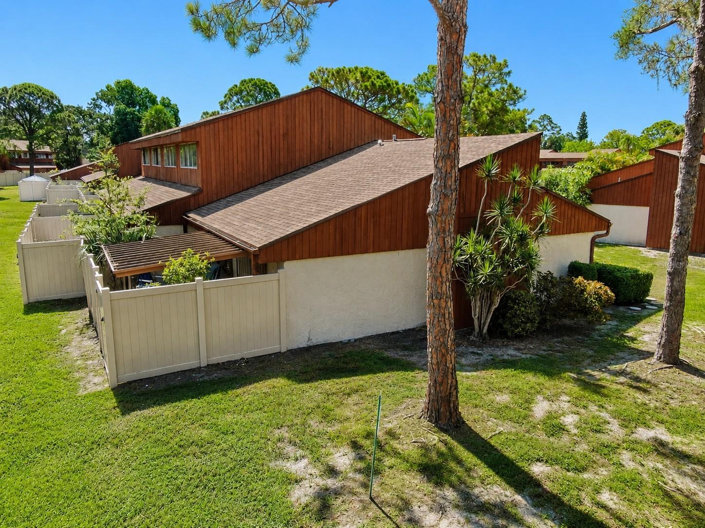 2054 SUNSET POINT RD #38 — photo 33