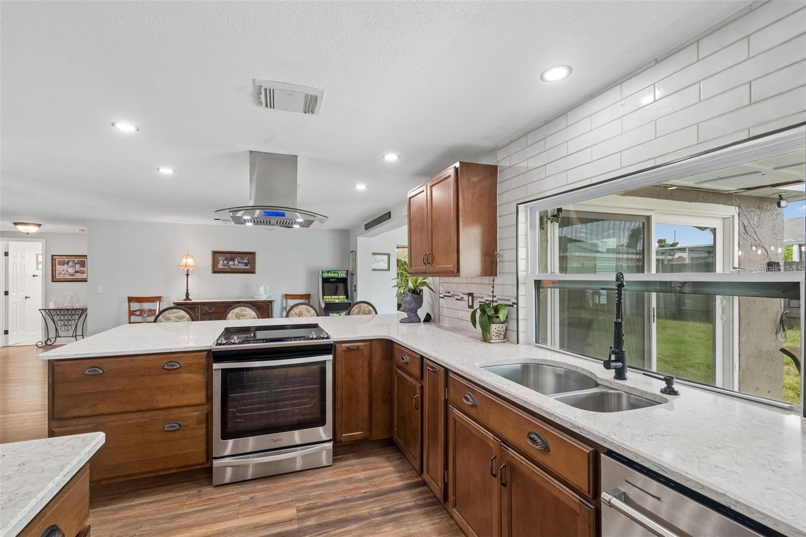 4306 NEWBURY DR — photo 8