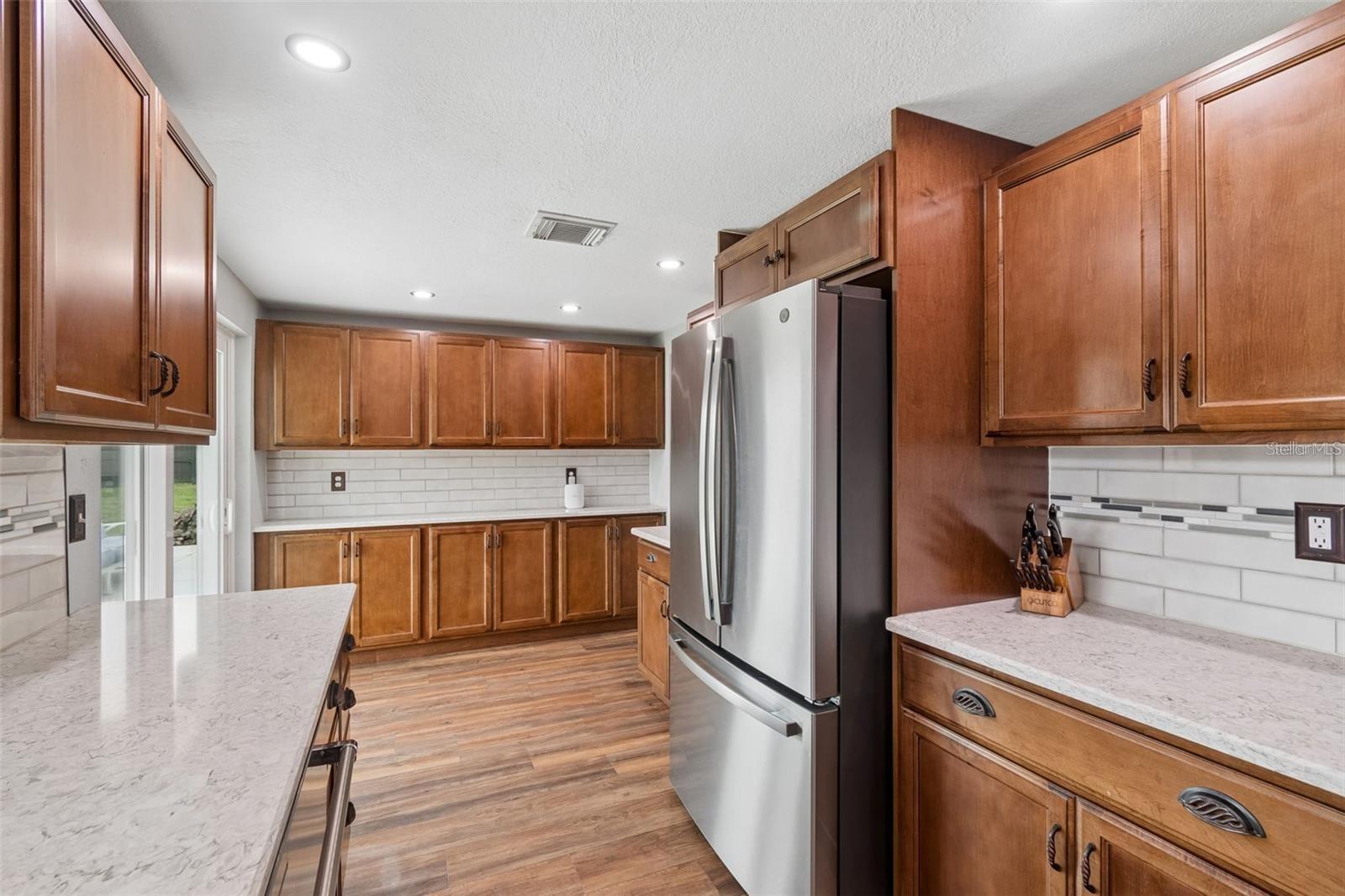 4306 NEWBURY DR — photo 12